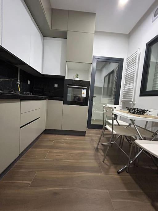 Moderne S2 Jardin De Carthage * Tunis