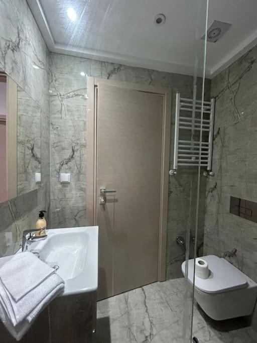 Moderne S2 Jardin De Carthage Tunis
